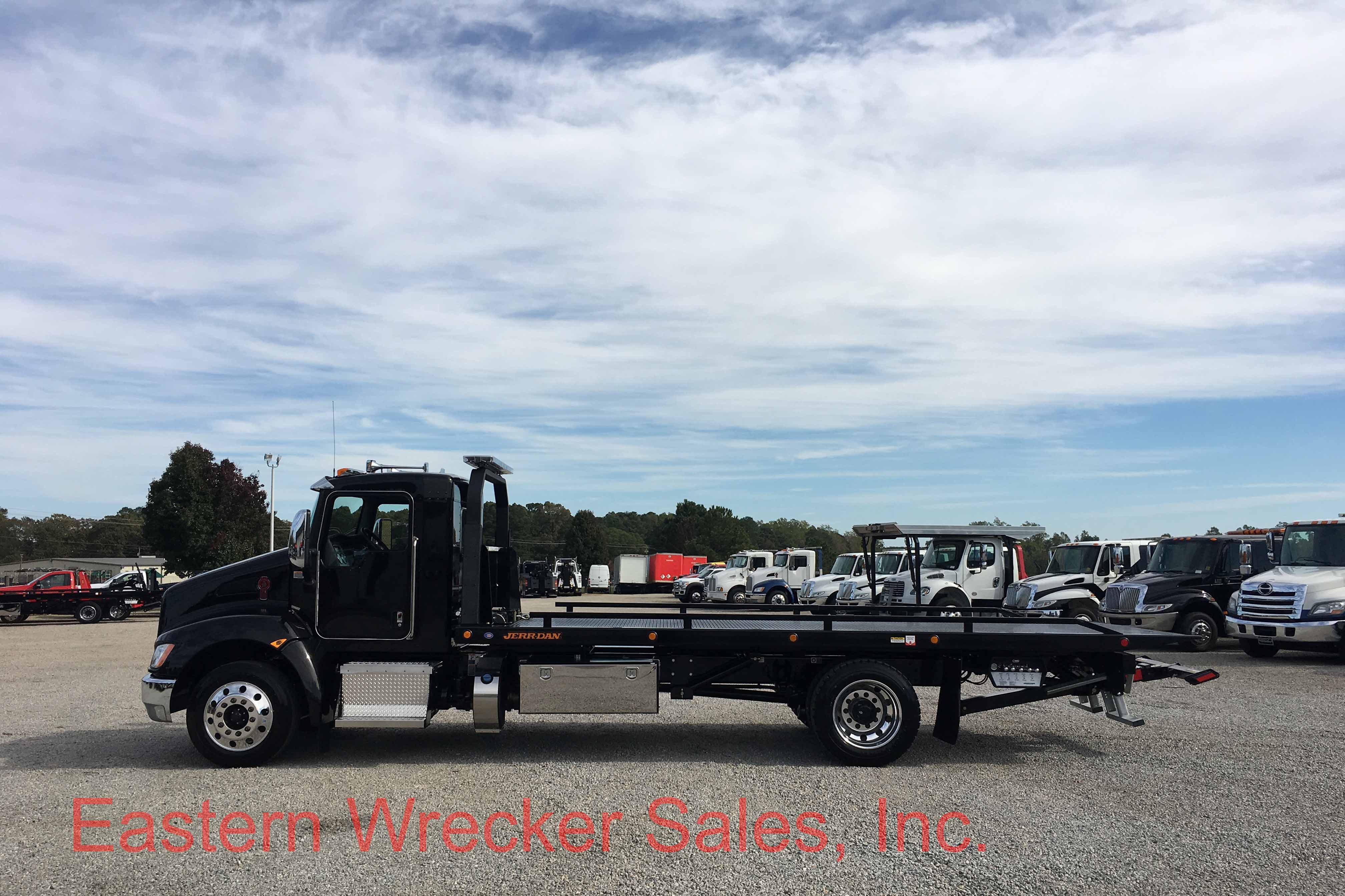 k6321_side_ds_2018_kenworth_tow_truck_for_sale_jerr_dan_carrier_flatbed