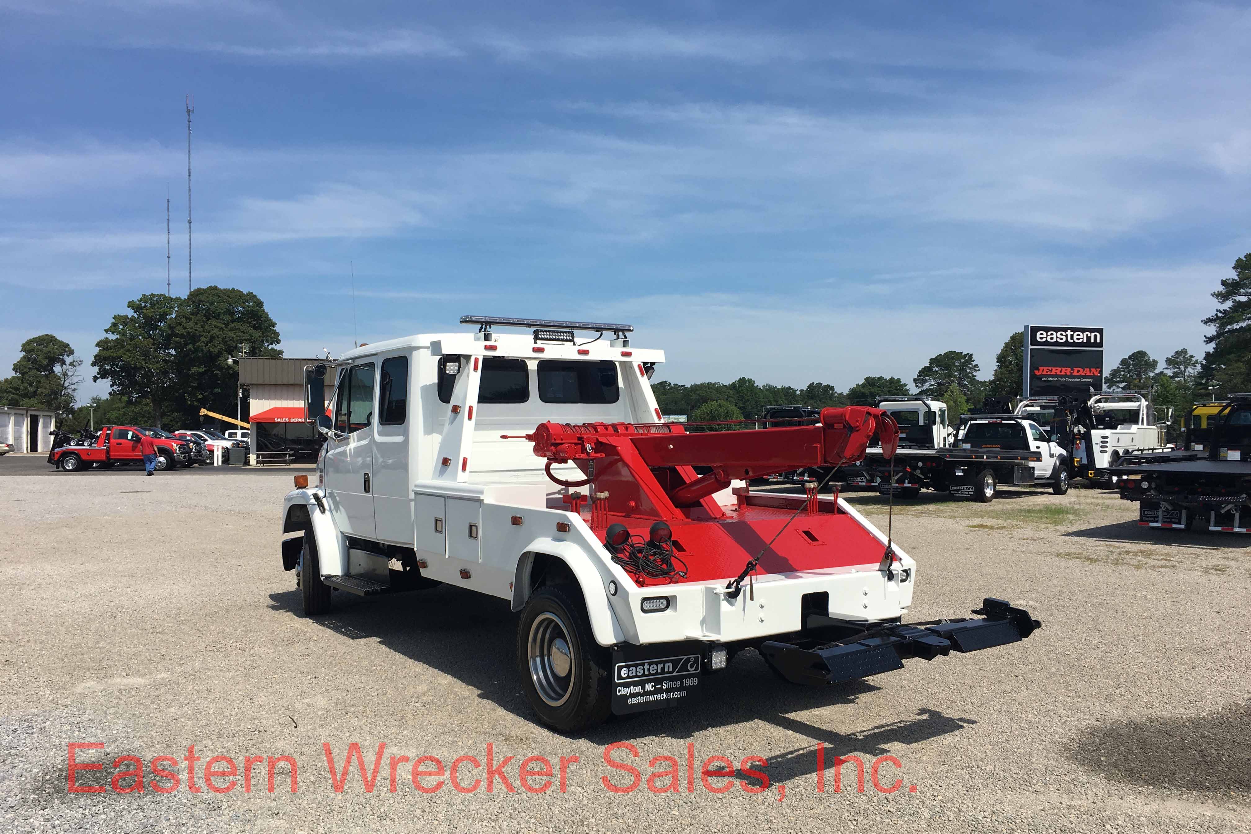 u6617_rear_ds_2000_freightliner_tow_truck_century_wrecker | Jerr-Dan ...