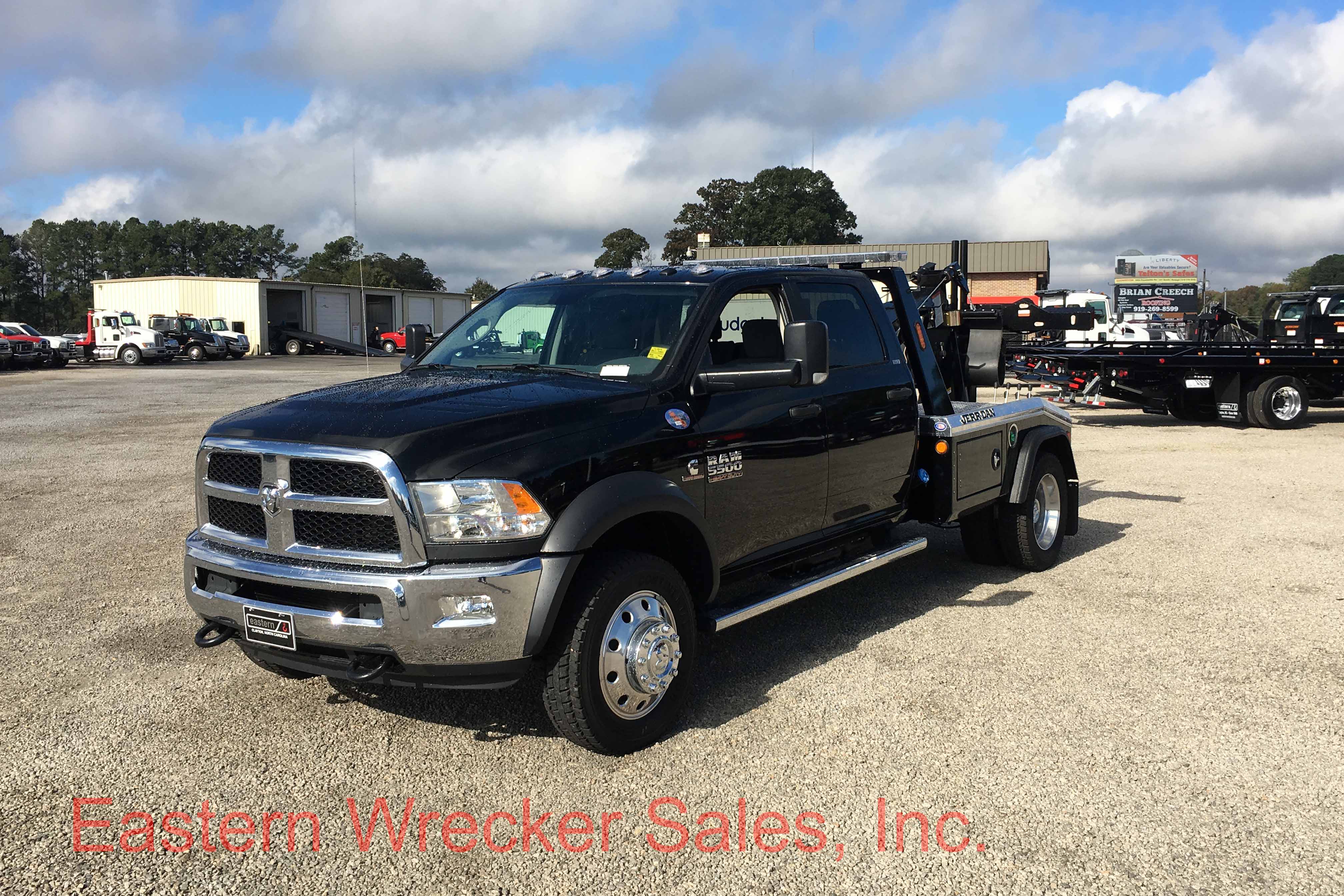 d1395_front_ds_dodge_5500_tow_truck_for_sale_jerr_dan_MPL40_wrecker