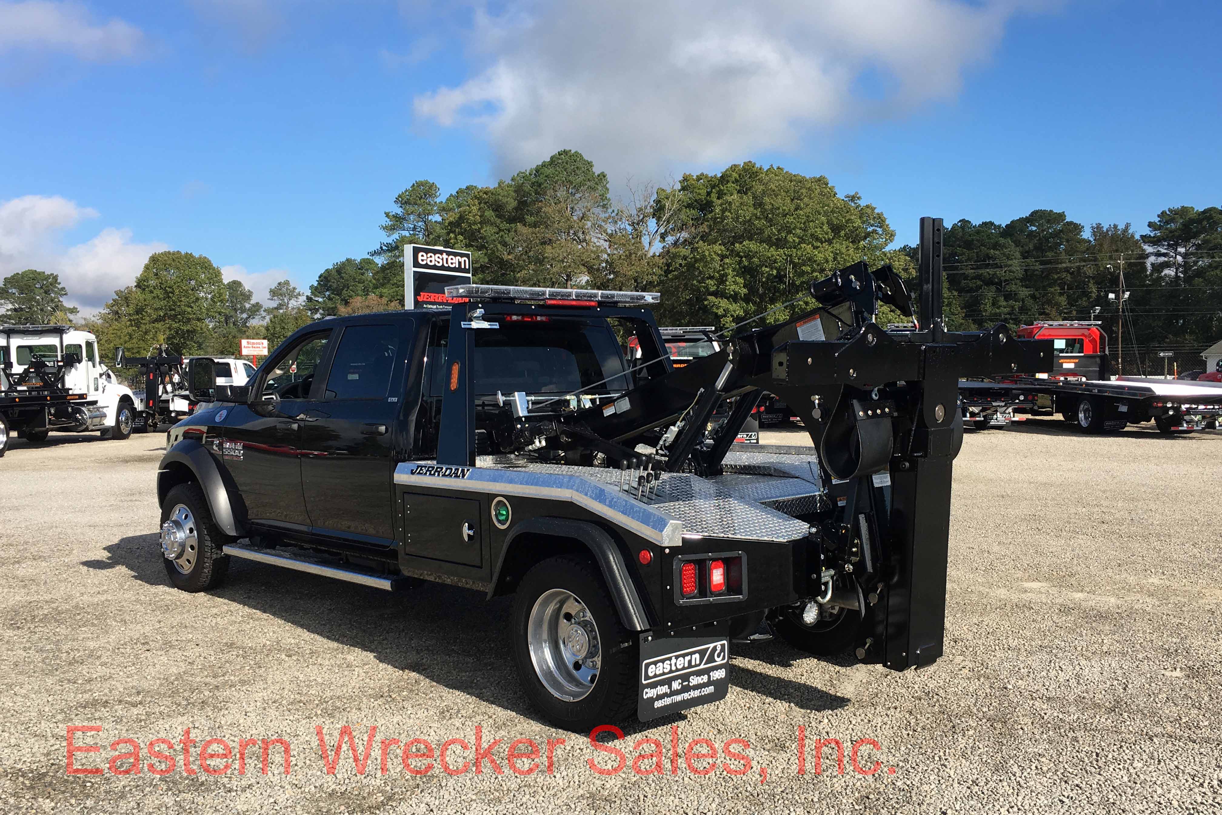 d1395_rear_ds_dodge_5500_tow_truck_for_sale_jerr_dan_MPL40_wrecker
