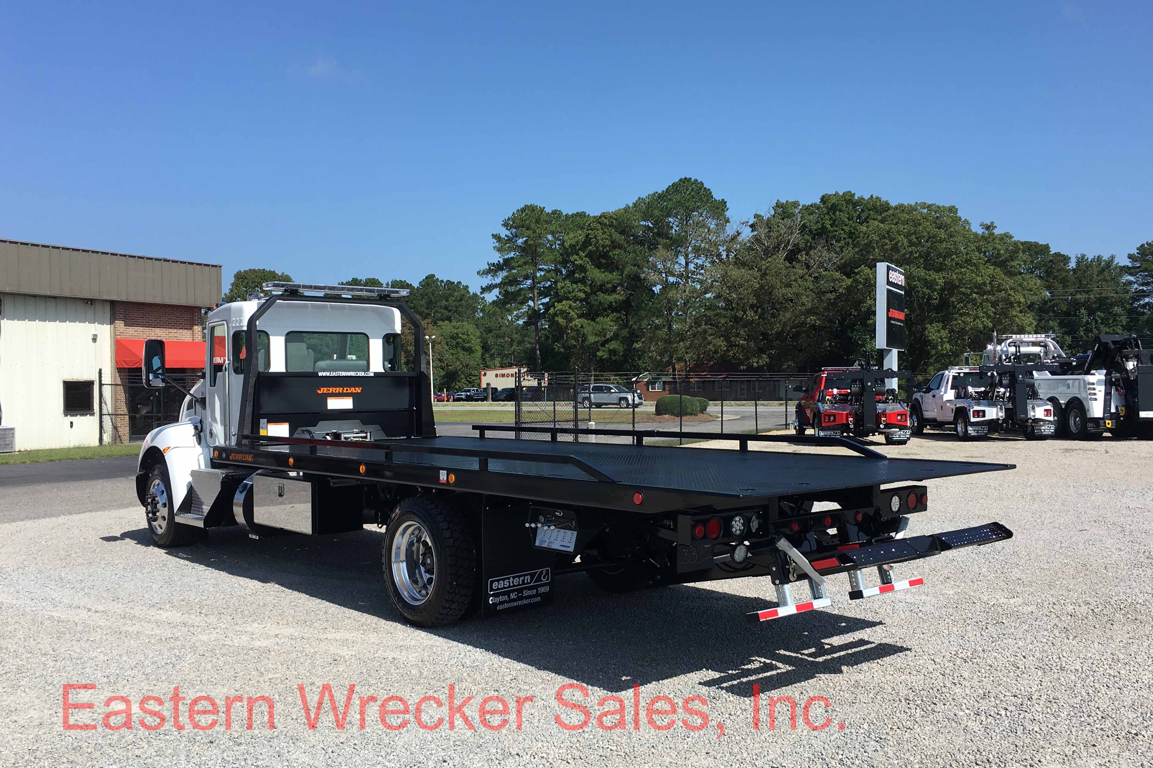k1595_rear_ds_2018_kenworth_jerr_dan_car_carrier_tow_truck_flatbed