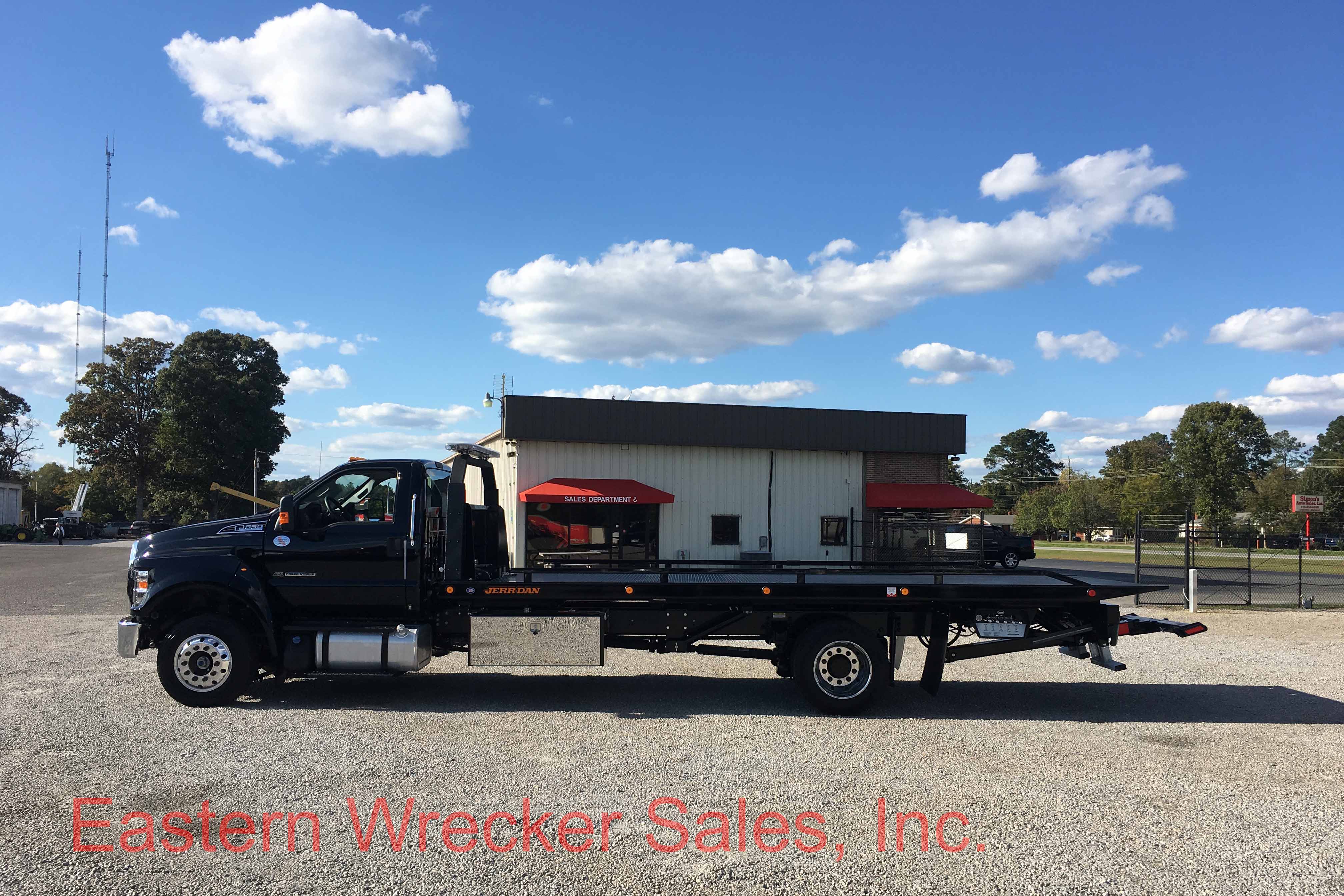 2017 Ford F650 Super Duty with a Jerr Dan 21' Steel Carrier JerrDan