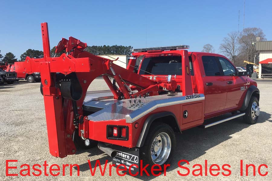 2018 Dodge 5500 Crew Cab 4x4 with JerrDan MPL40 Twin Line Wrecker
