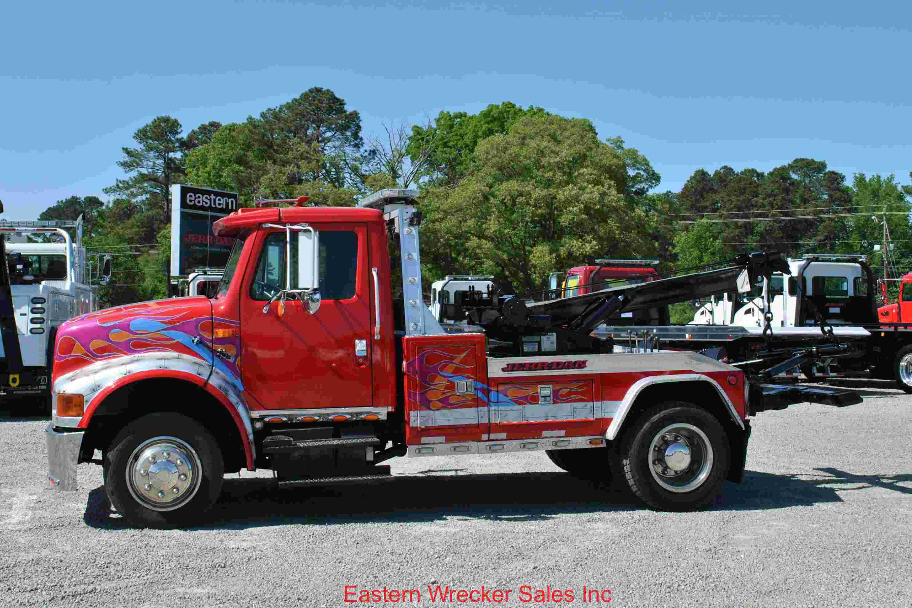 1999 International 4700 with JerrDan 12ton Wrecker Eastern Wrecker