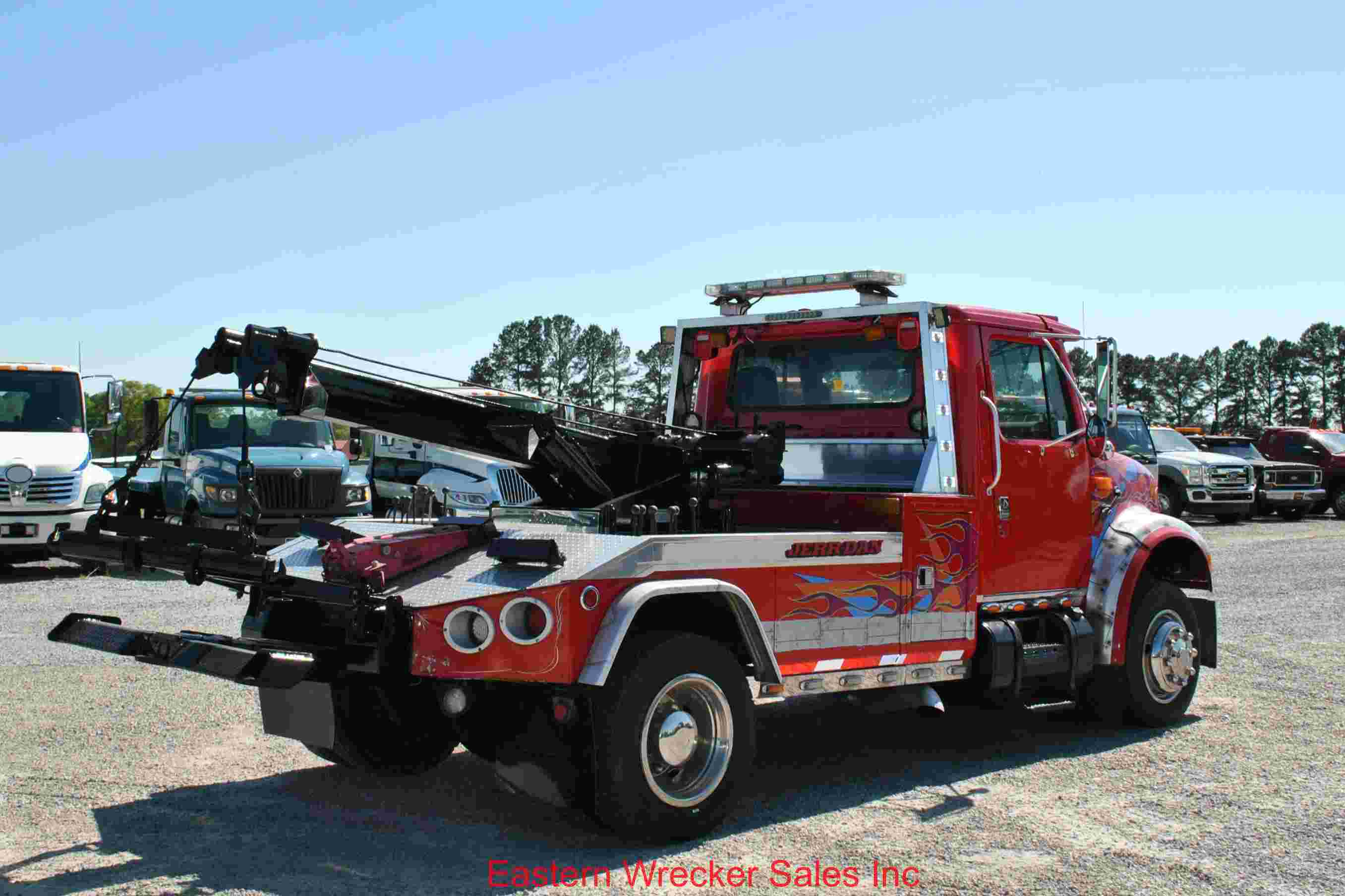 1999 International 4700 with JerrDan 12ton Wrecker Eastern Wrecker