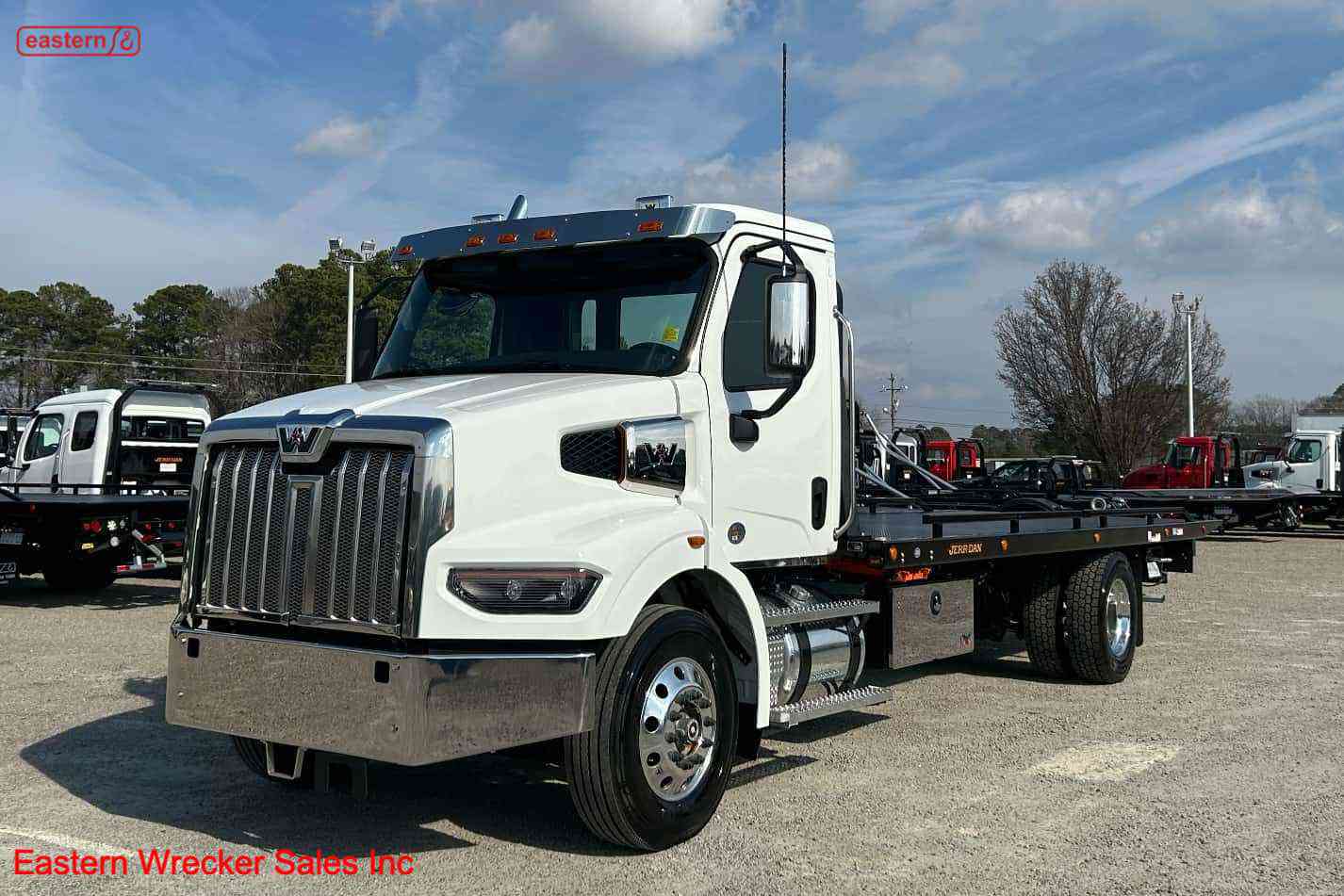 west.more.land様 2024 Western Star 47X with 24ft Jerr-Dan 8.5ton Steel Carrier