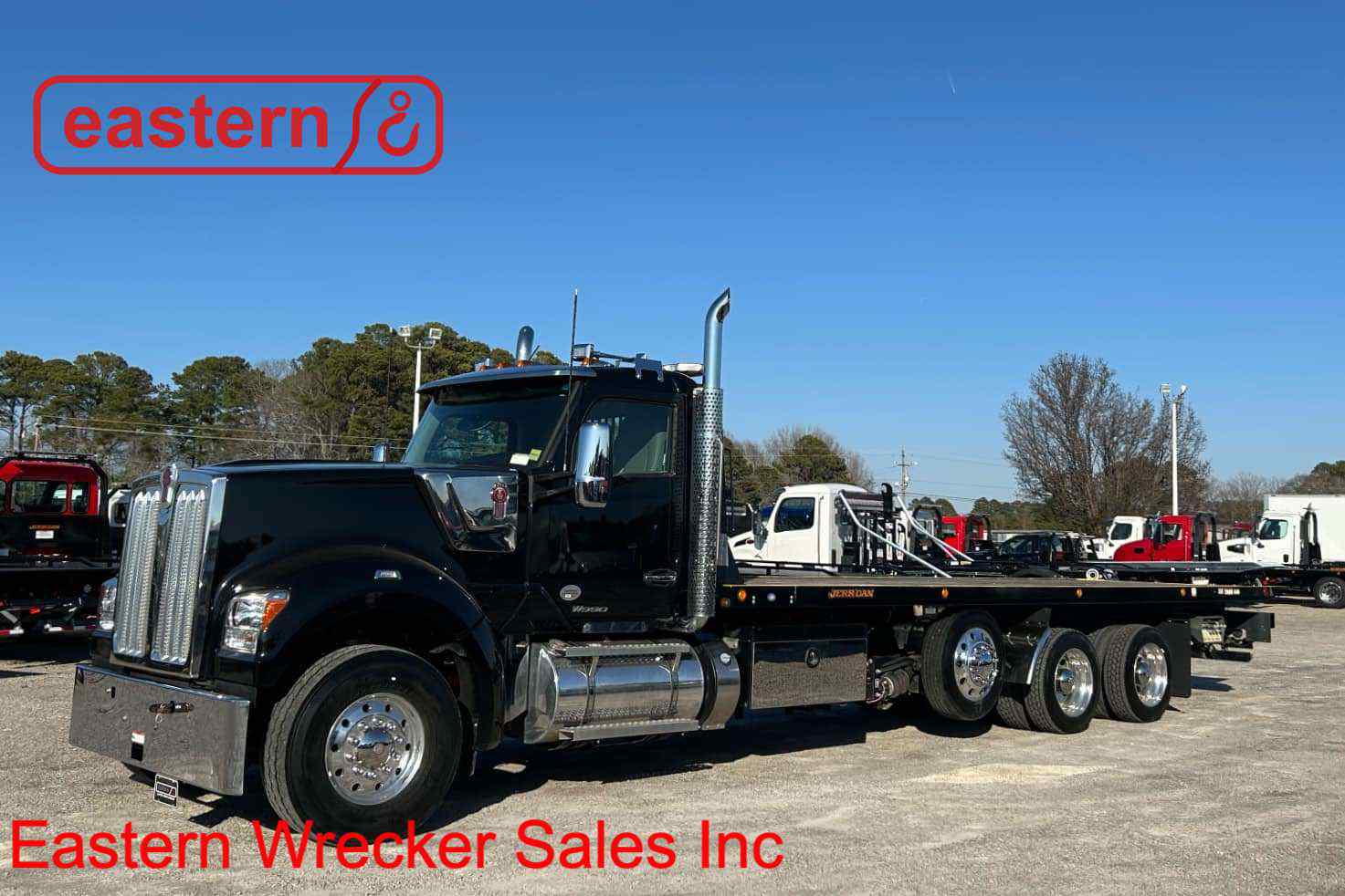 2020 Kenworth W990 Tandem with 28ft Jerr-Dan 15-ton Industrial