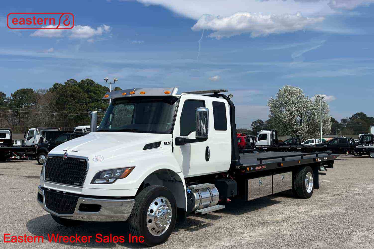 2024 International MV607 Ext Cab with 22ft Jerr-Dan SRR6T-WLP